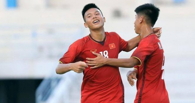 VIDEO: Cầu thủ Việt Nam solo đẳng cấp ghi bàn vào lưới U15 Malaysia