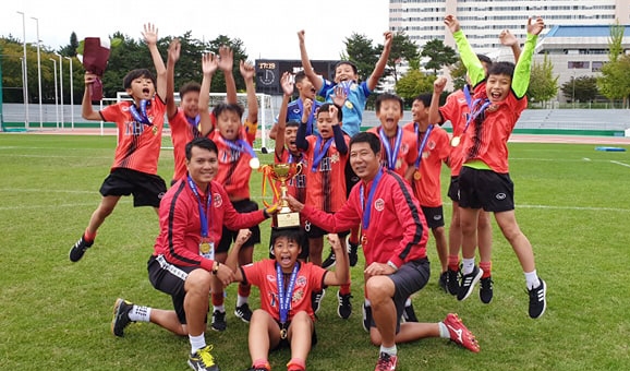 Đại diện Việt Nam vô địch giải bóng đá trẻ tại Hàn Quốc