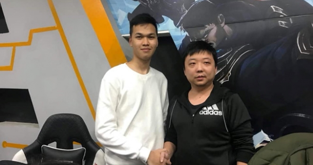 VIDEO: Siêu phẩm thủ nhà có 1-0-2 của Chim Sẻ Đi Nắng với Sumerian