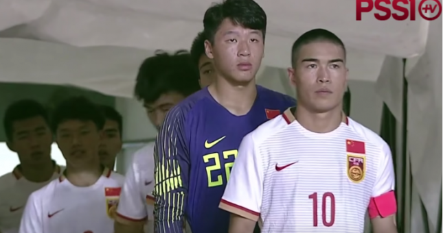 'Ai ngồi xem bóng đá trẻ Trung Quốc xứng đáng nhận giải Nobel'