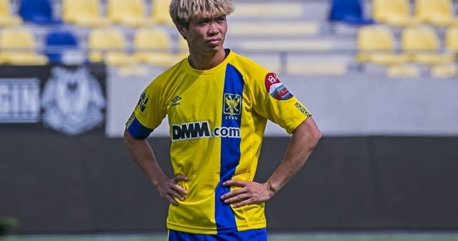 Công Phượng lại bị HLV Sint Truiden 'ngó lơ' và cho ra rìa