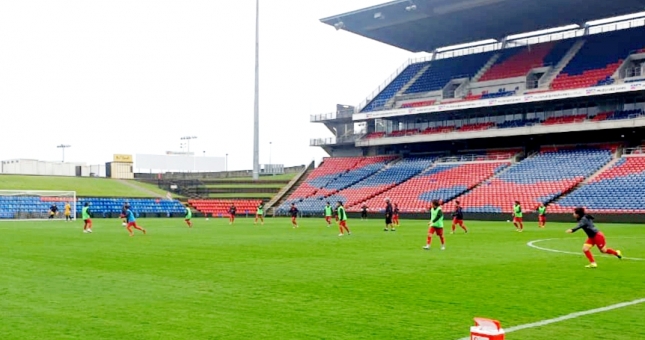 Tuyển Việt Nam đạp cỏ sân McDonald, sẵn sàng đấu Australia