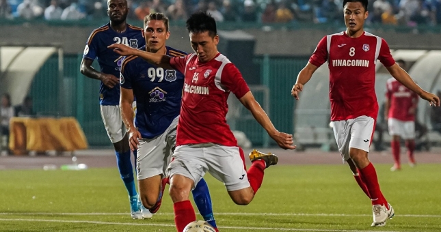 'Iniesta đất Mỏ' gây ấn tượng mạnh ở sân chơi châu lục