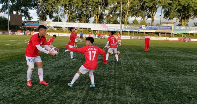 VIDEO: 'Lứa trẻ hay nhất HAGL' đá ma như Barca