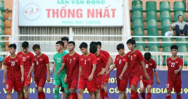 Việt Nam thua sốc Campuchia vì cầu thủ vô kỷ luật, đạo đức kém