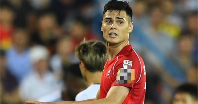 VIDEO: Trung vệ Việt kiều bắt chết 'Ronaldo Việt', đốn tim HLV Park