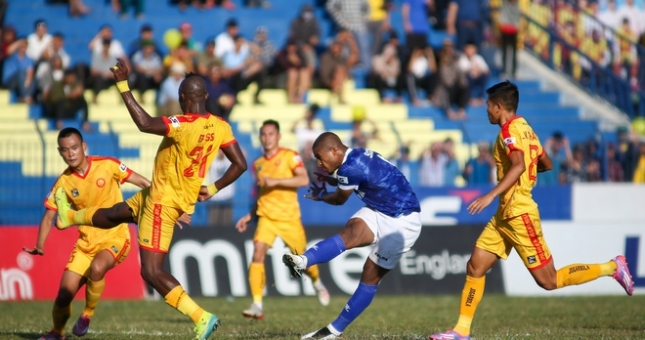 Nam Định tiếp tục 'khôn nhà dại chợ' trước Thanh Hoá