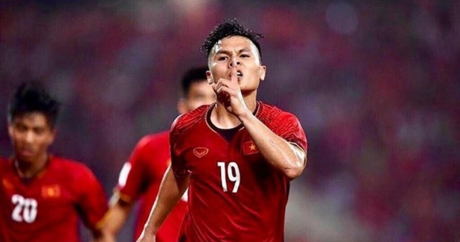 VIDEO: Quang Hải phản ứng thế nào sau vụ lộ tin nhắn nhạy cảm?