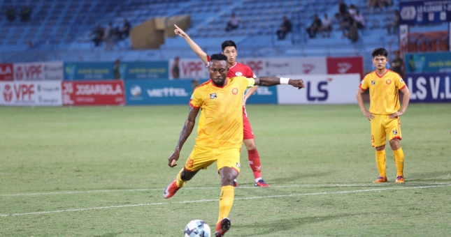 Thanh Hoá FC tiếp đà thăng hoa, đánh bại Than Quảng Ninh