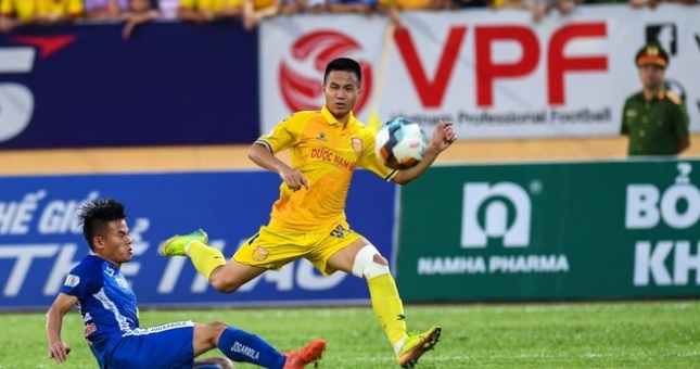 Nam Định thắng nghẹt thở Quảng Nam tại Thiên Trường