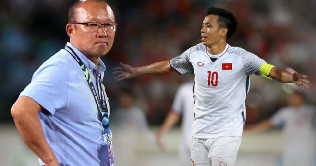 Văn Quyết - HLV Park Hang Seo: 'Người dưng ngược lối'