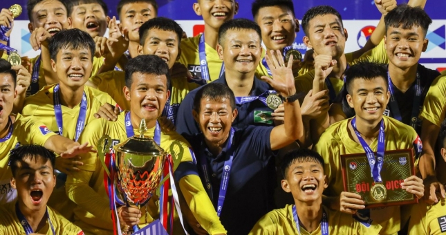 HLV Troussier khiến Văn Quyến và học trò 'chạnh lòng'?