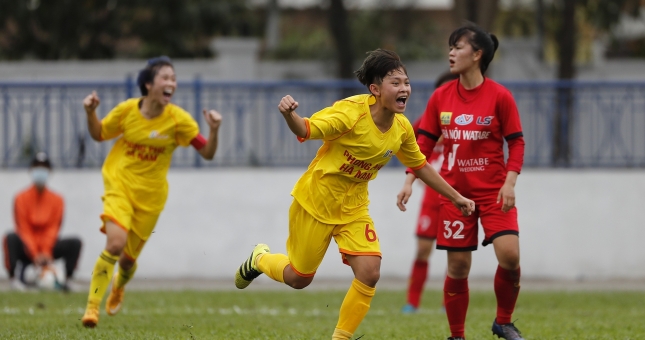 Giải BĐ Nữ VĐ U19 QG 2021: Phong Phú Hà Nam đánh bại Hà Nội