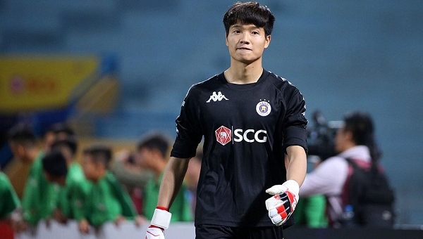 Hanoi FC to renew contract with goalie Phi Minh Long