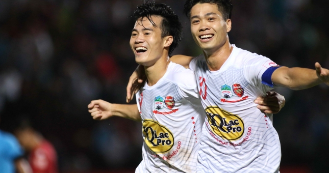 HAGL president closes the deal of Van Toan and Trieu Viet Hung