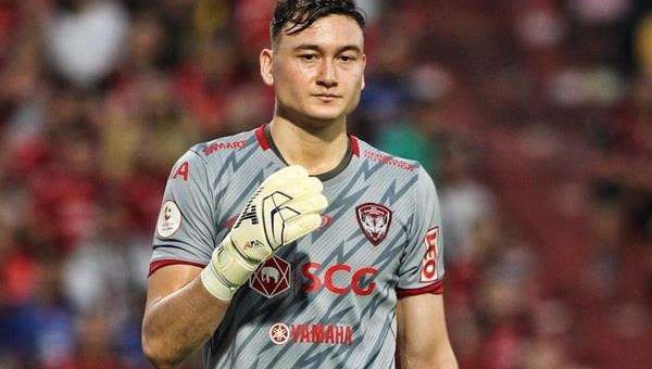 Văn Lâm chơi xuất sắc, Muangthong vẫn thua tan nát