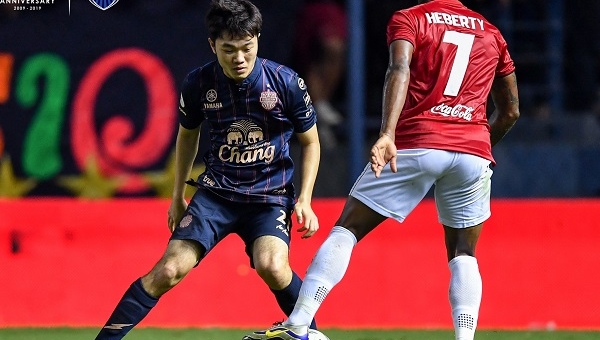 Báo Thái Lan chấm Xuân Trường xuất sắc nhất ở hàng tiền vệ Buriram