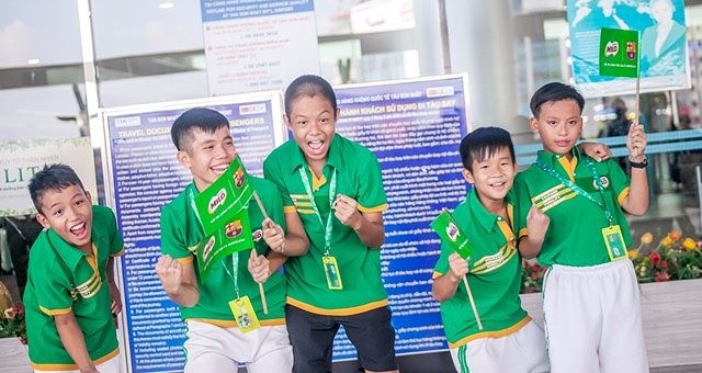 'Ronaldinho Việt Nam' và hành trình được gặp gỡ Messi, Suarez