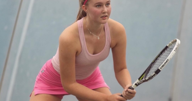 Vẻ đẹp đến nao lòng của tay vợt 17 tuổi người Anh sắp soán ngôi Sharapova