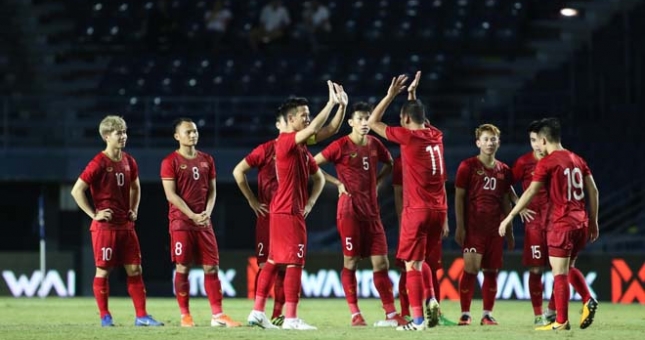 VIDEO: Loạt sút penalty Việt Nam vs Curacao qua truyền hình Hàn Quốc