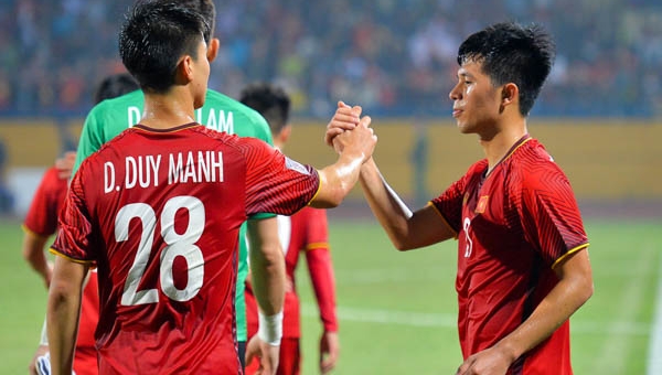 Duy Mạnh phải làm gì khi vắng Đình Trọng đến hết mùa giải?