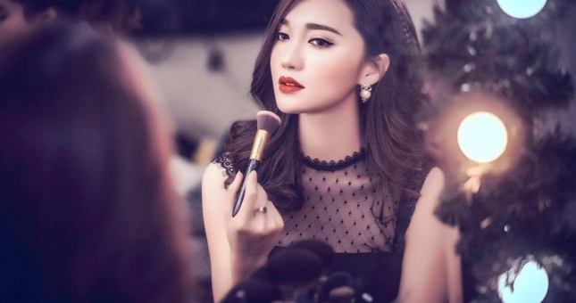 Bạn gái tin đồn của Phan Văn Đức úp mở chuyện kết hôn