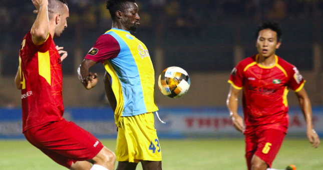 Quảng Nam lọt vào top 4, đẩy Khánh Hoà chìm sâu dưới đáy BXH