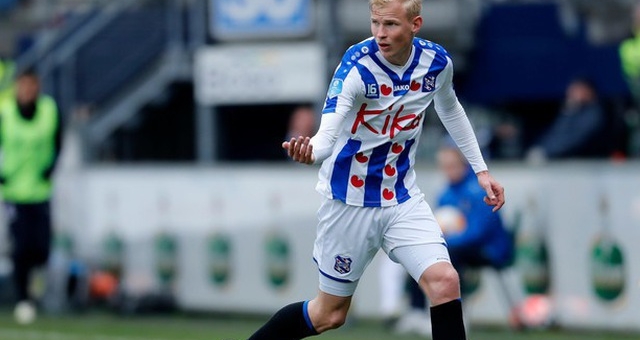 Cầu thủ đá ở vị trí của Văn Hậu thi đấu ra sao từ đầu mùa?