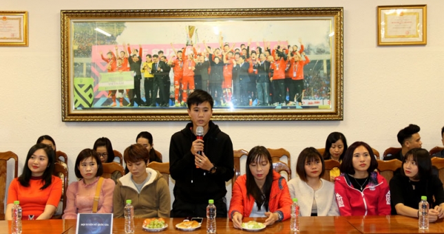 Gặp mặt và trao trưởng cho thành tích xuất sắc của ĐT nữ Việt Nam