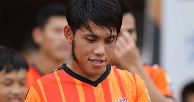 SỐC: Đặng Anh Tuấn và cầu thủ HLHT đánh nhau ngay trong trận giao hữu