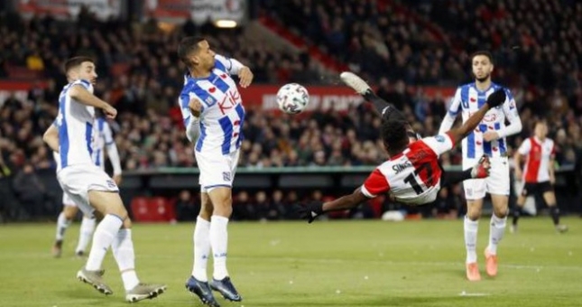 Văn Hậu dự bị, Heerenveen dậm chân ở vị trí thứ 8 trên BXH