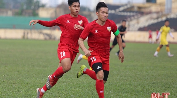 CLB Hồng Lĩnh Hà Tĩnh chốt ngoại binh 'chất' ở cả 3 tuyến