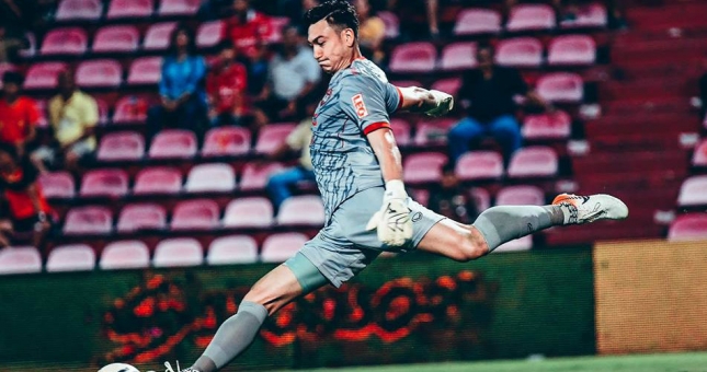 VIDEO: Văn Lâm bị thủng lưới 2 bàn ở trận mở màn của Muangthong Utd