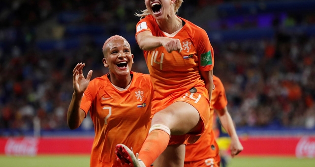 VIDEO: Những tình huống không thể nhịn cười với các nữ cầu thủ