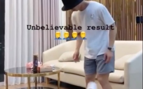 VIDEO: Công Phượng tấu hài với màn tâng giấy vệ sinh