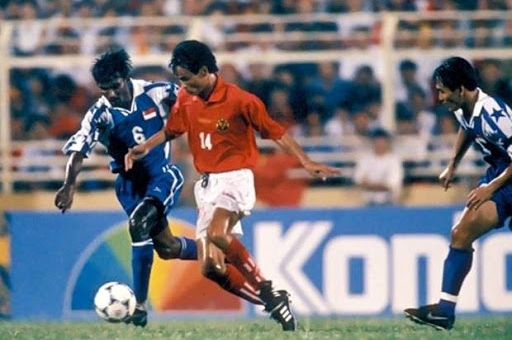 VIDEO: Thế hệ vàng của Việt Nam vùi dập bóng đá Thái Lan