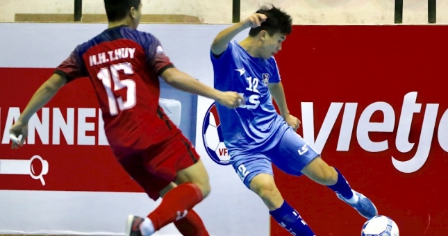 Đội bóng của ca sĩ Ông Cao Thắng thay HLV và 10 cầu thủ trụ cột