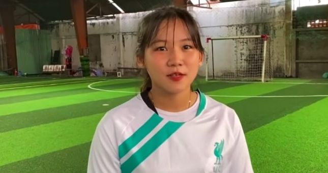 Cô gái 2000 sở hữu cú sút làm bó tay Văn Toản và Bùi Tiến Dũng