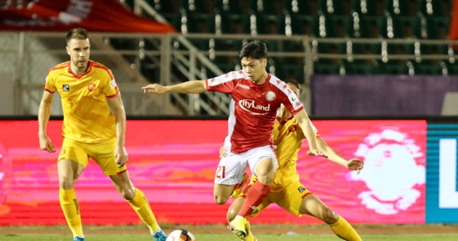 Đội bóng đầu tiên ở V-League góp tiền chống dịch Covid-19