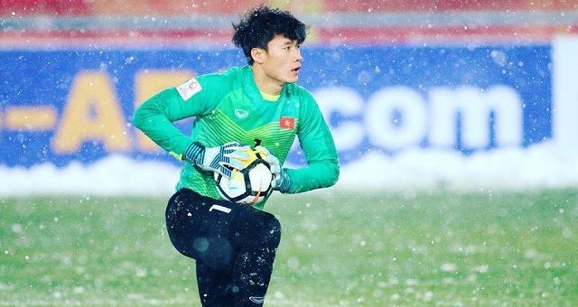 Bùi Tiến Dũng: 'Thủ môn lừng danh thế giới cũng có lúc sai lầm'