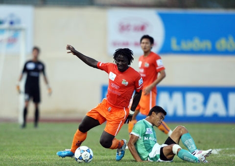 Bí mật 'động trời' của chàng nông dân khi thi đấu ở V-League