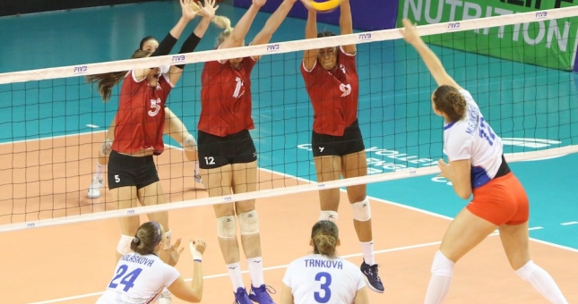 VIDEO: Những tình huống phát bóng khiến đối thủ sửng sốt