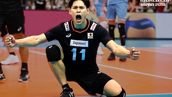 VIDEO: Chiêm ngưỡng tài năng của đối chuyền hay nhất thế giới