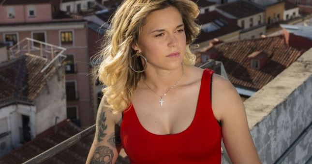 Nữ hậu vệ Barcelona sở hữu nhan sắc thiêu đốt mọi ánh nhìn