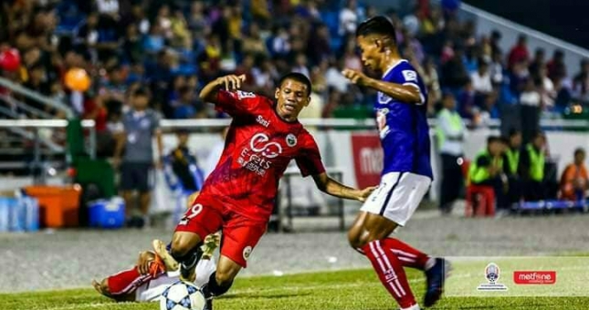 Thái Lan tìm đường xâm nhập bóng đá Campuchia