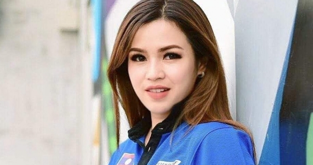 Nữ chủ tịch CLB Lào League đẹp như siêu mẫu