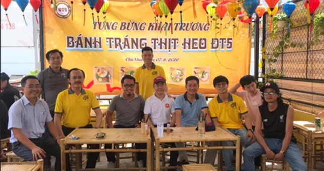 Công Phượng cùng bạn thân chính thức khai trương nhà hàng ở TPHCM