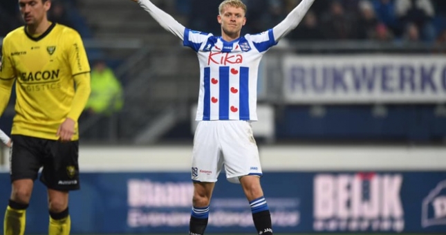 Đồng đội của Văn Hậu được so sánh với trung vệ số 1 thế giới