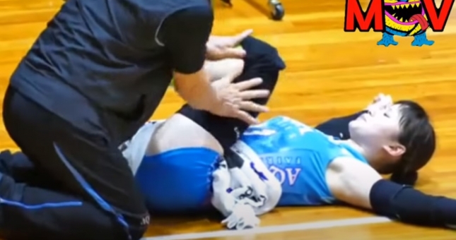VIDEO: Hot girl bóng chuyền Nhật Bản gây xao xuyến dù chỉ nằm thư giãn