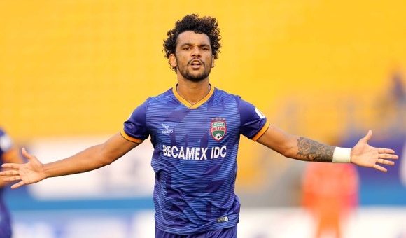 HL Hà Tĩnh hòa Bình Dương trong trận đấu có 2 quả penalty